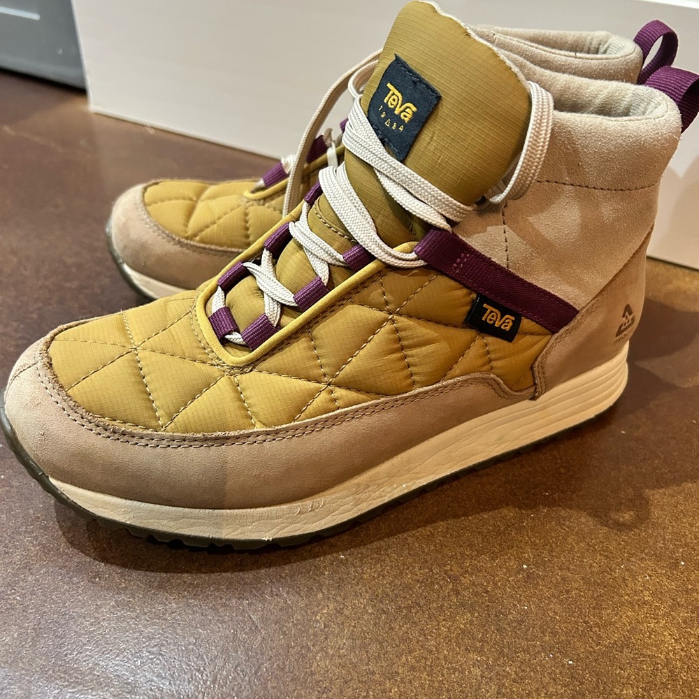 TEVA EMBER COMMUTE WATERPROOF SESAME MEDALLION LEATHER WOMEN'S BOOTS SIZE US 8